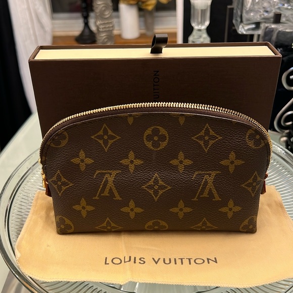 Authentic LOUIS VUITTON Monogram Pochette Cosmetic PM M47515 pouch  #260-007-... - Picture 1 of 13